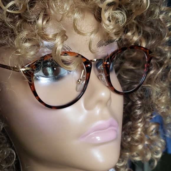 2/$25 Round Retro style readers - Picture 7 of 7